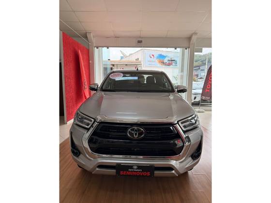 TOYOTA HILUX 2.8 D-4D TURBO DIESEL CD SRX 4X4 AUTOMÁTICO TOYOTA HILUX 2.8 D-4D TURBO DIESEL CD SRX 4X4 AUTOMÁTICO